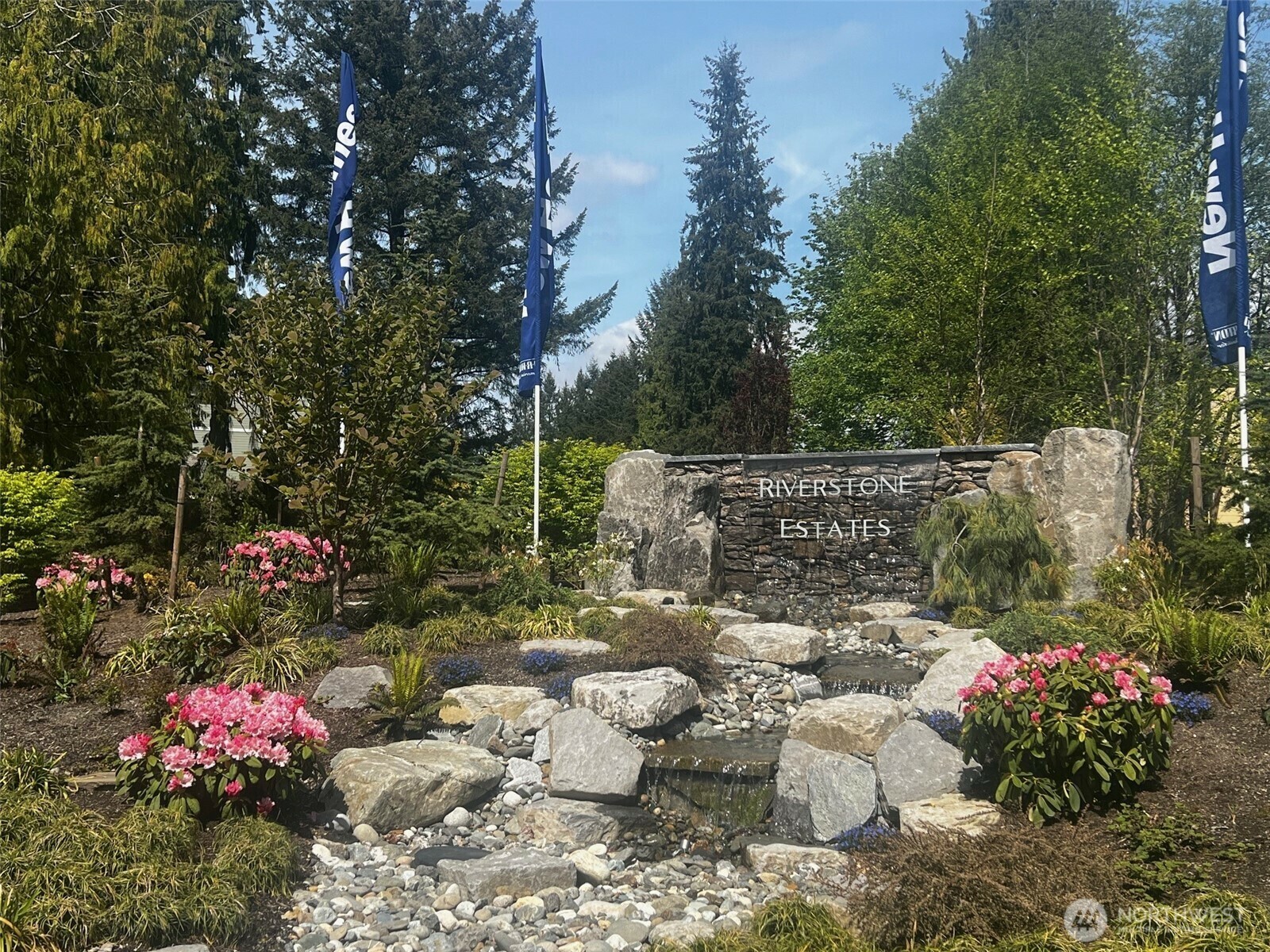 Property Photo: 13614 102nd Drive SE 8 WA 98296