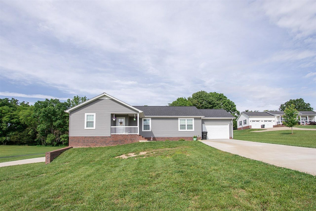 Property Photo:  192 Woodson Way  KY 42141 