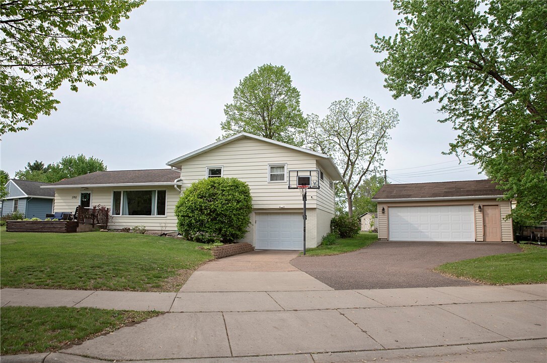 Property Photo: 2702 Clark Place WI 54701