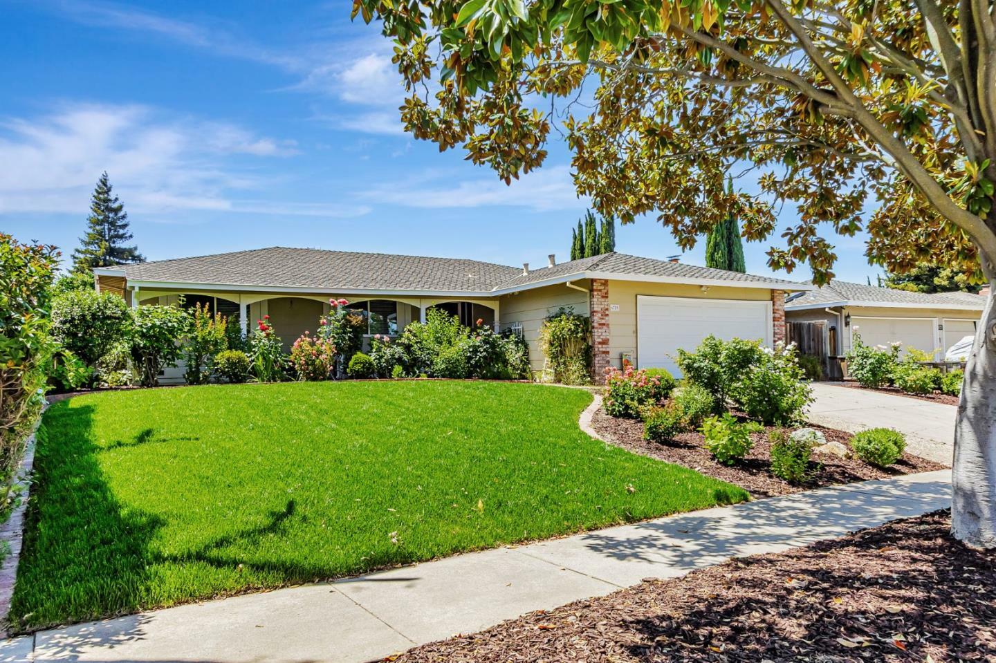 Property Photo: 6729 Tannahill Drive CA 95120