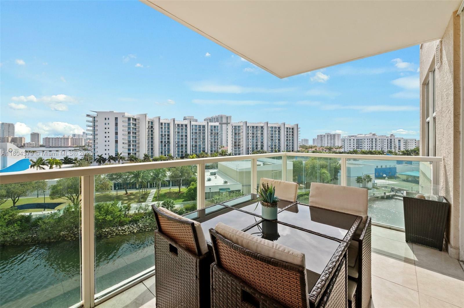 Property Photo: 3330 NE 190th St 717 FL 33180