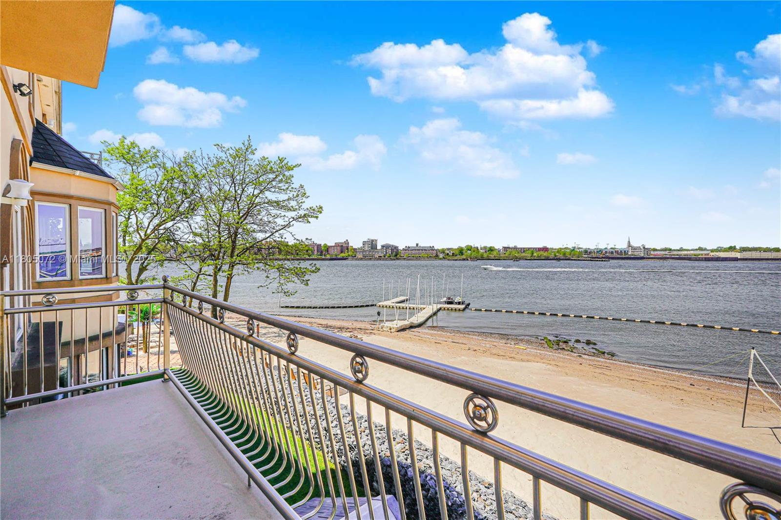 Property Photo: 30 Aviva Ct NY 10307