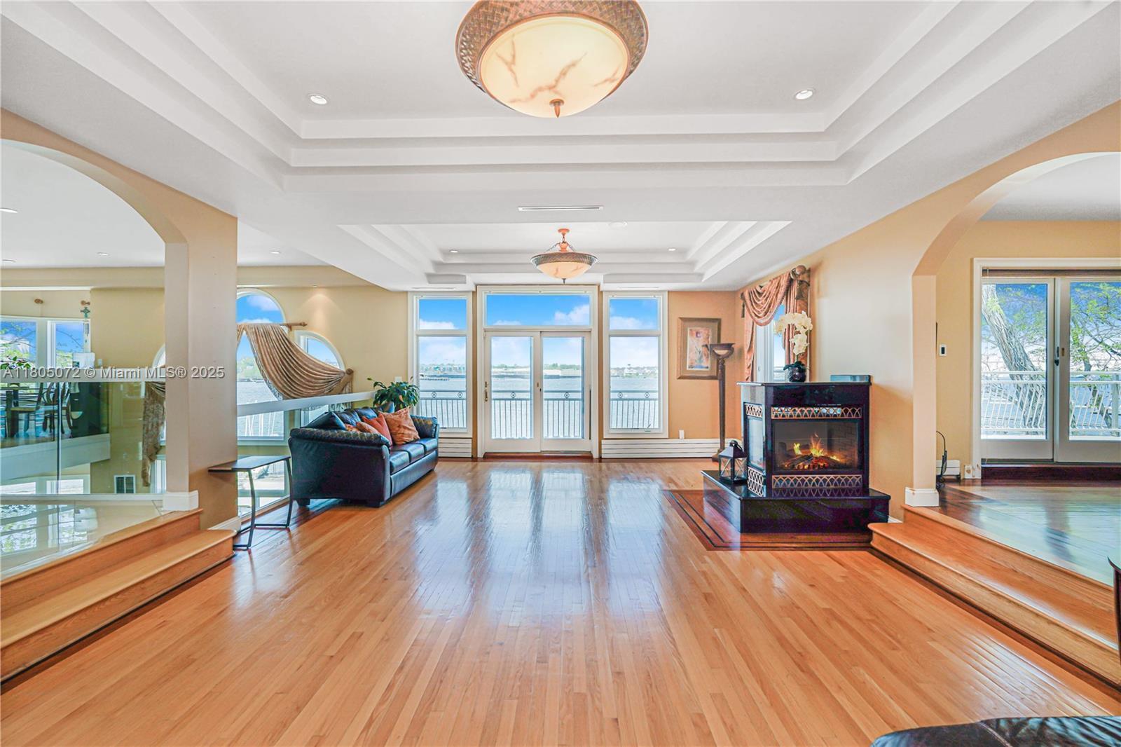 Property Photo: 30 Aviva Ct NY 10307