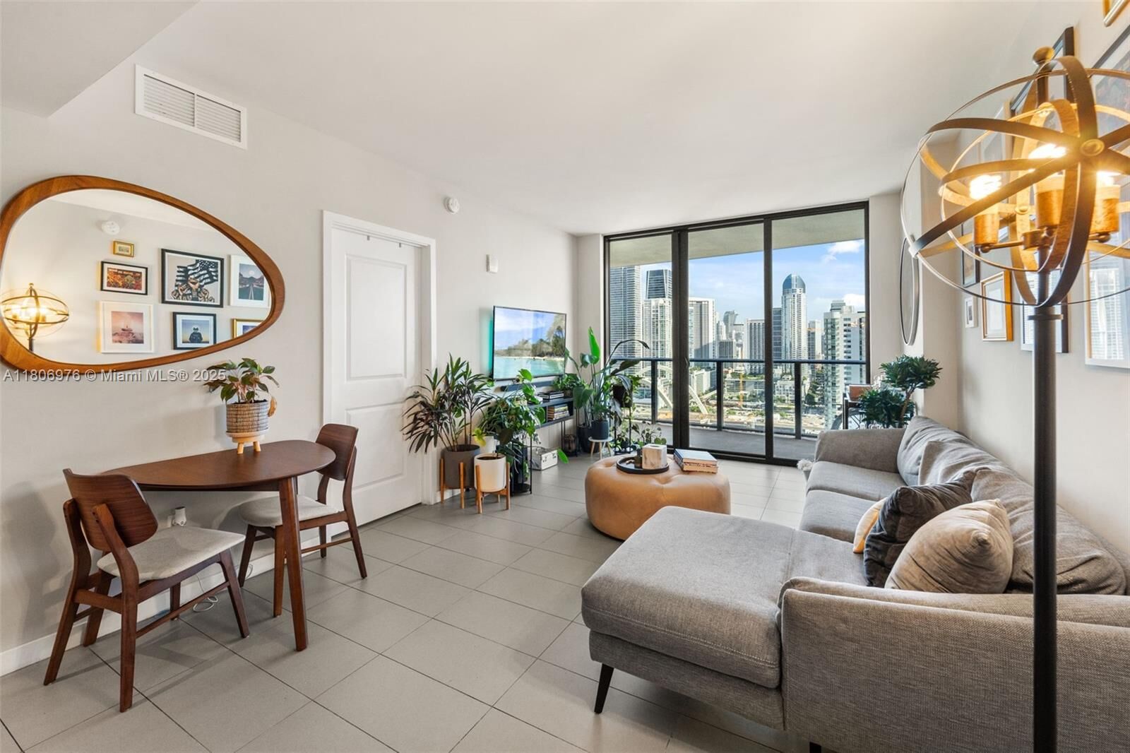 Property Photo:  1600 NE 1st Ave 2907  FL 33132 