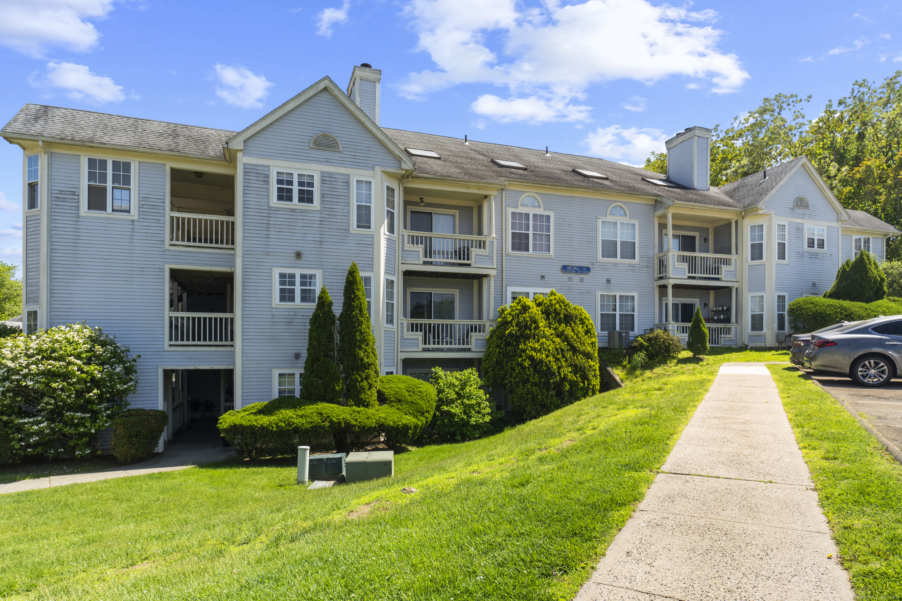 Property Photo: 75 Redwood Drive 1302 CT 06513