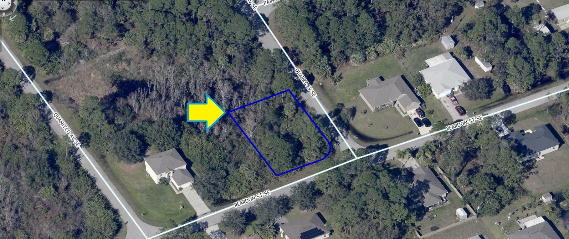 Property Photo: 841 Reardon Street SE FL 32909