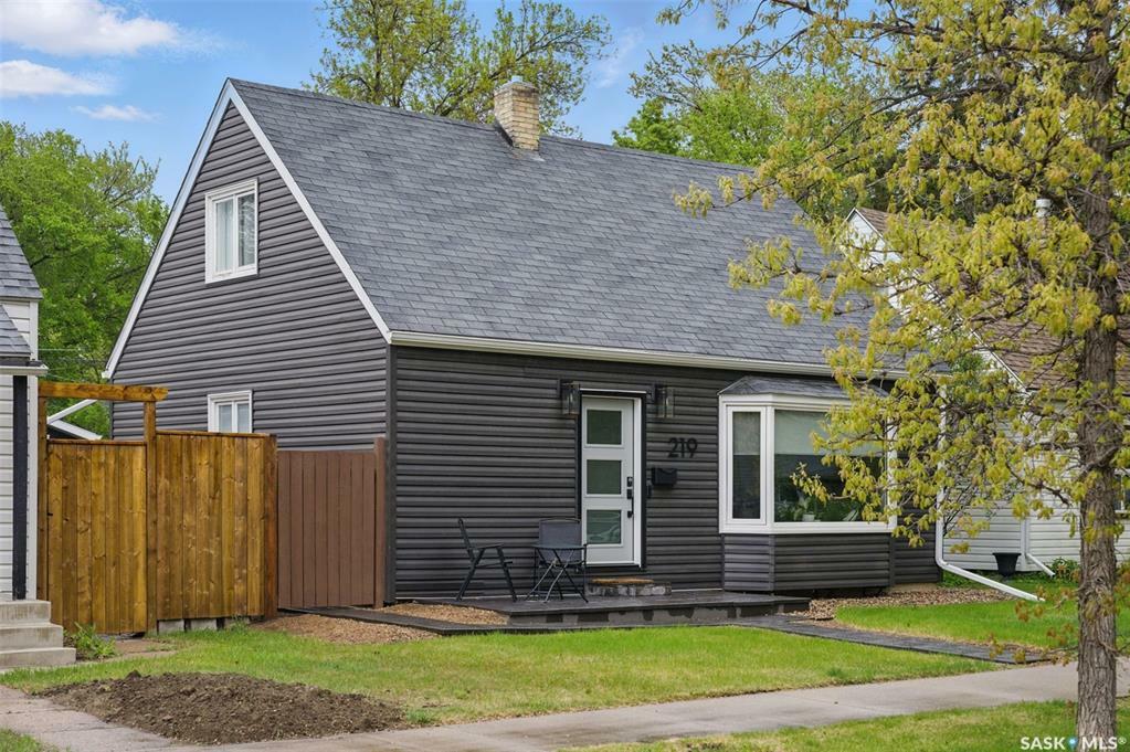 Property Photo: 219 Adelaide Street SK S7J 0H5