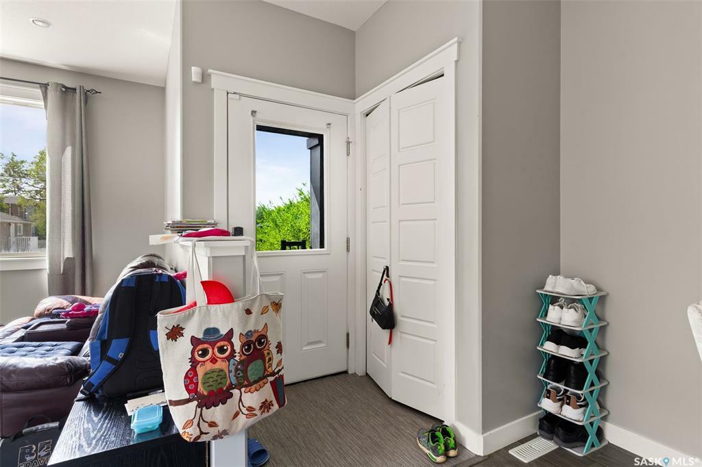 Photo de la propriété:  4720 7th Avenue  SK S4T 0R5 