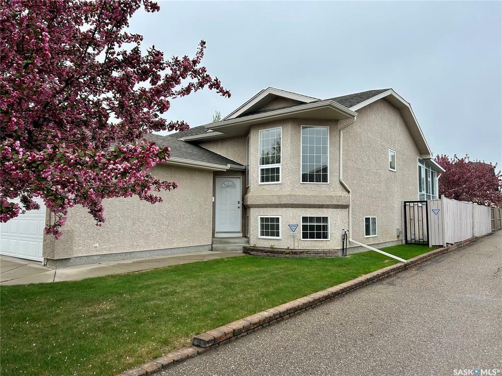 Property Photo: 214 Peters Cove SK S7N 4T4