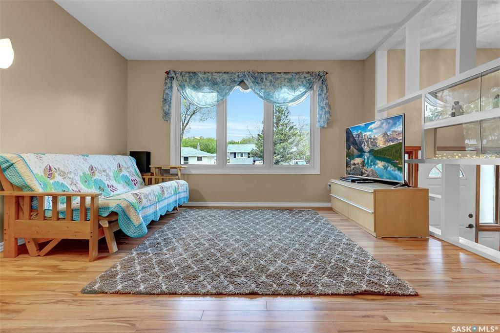 Photo de la propriété: 807 McIntosh Street N SK S4R 6E4