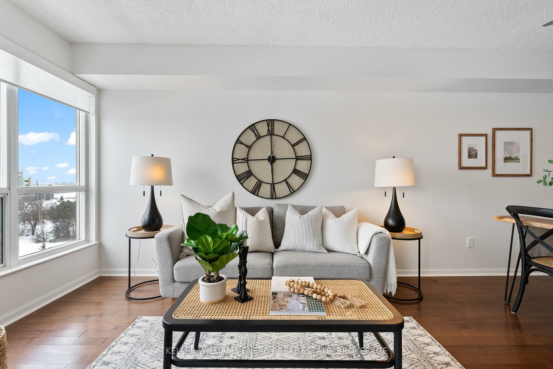 Property Photo: 712 Rossland Road E 904 ON L1N 9E8