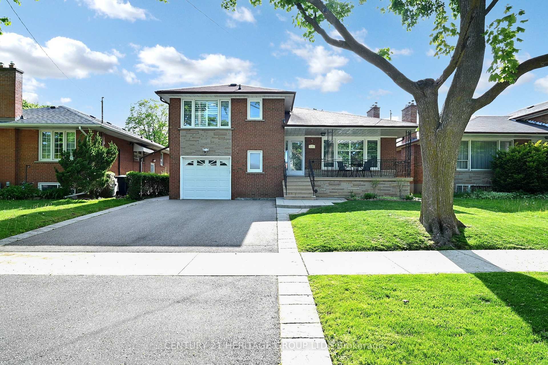 16 Marblehead Road  Toronto ON M9R 3B6 photo