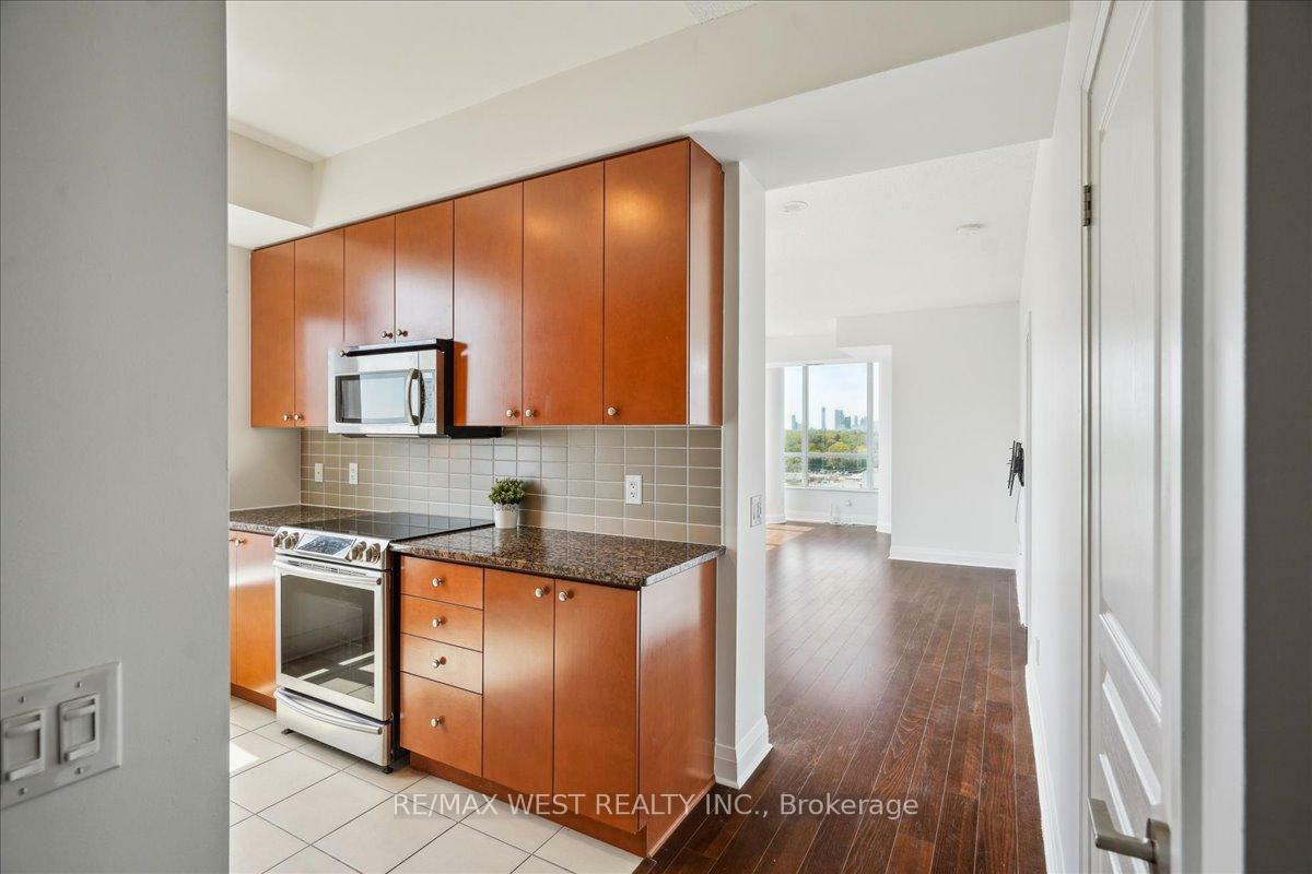 Property Photo: 1 Hurontario Street 908 ON L5G 0A3