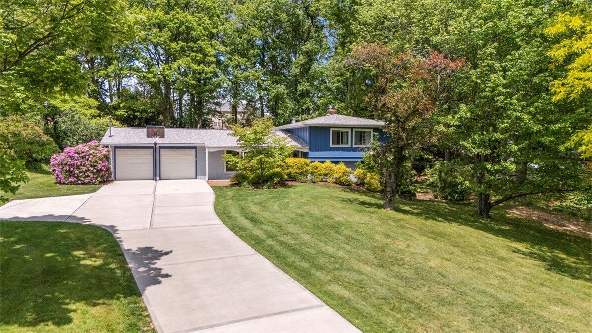 Property Photo:  109 Meadowvue Dr  PA 15090 