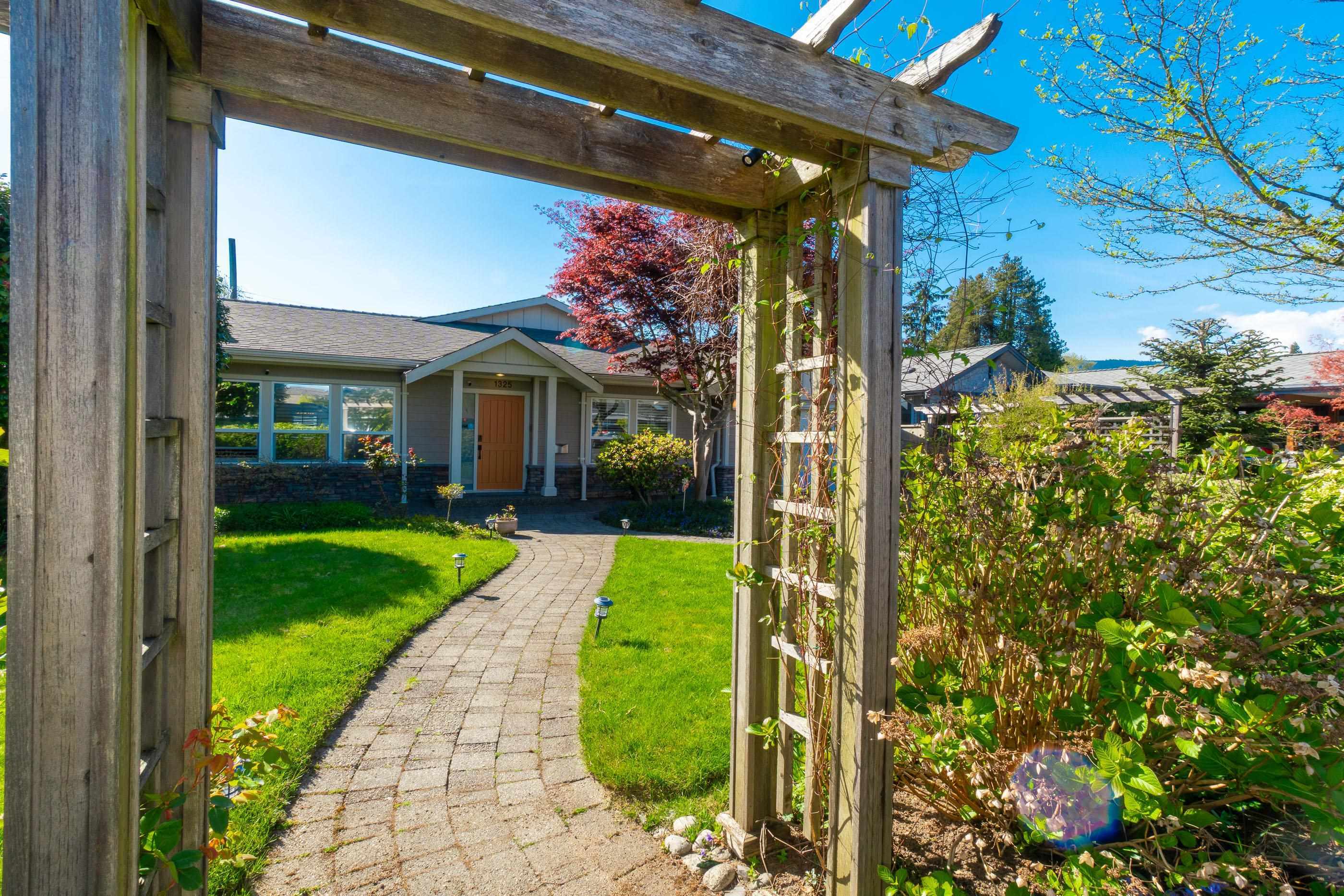 Property Photo: 1325 Fernwood Crescent BC V7P 1K3