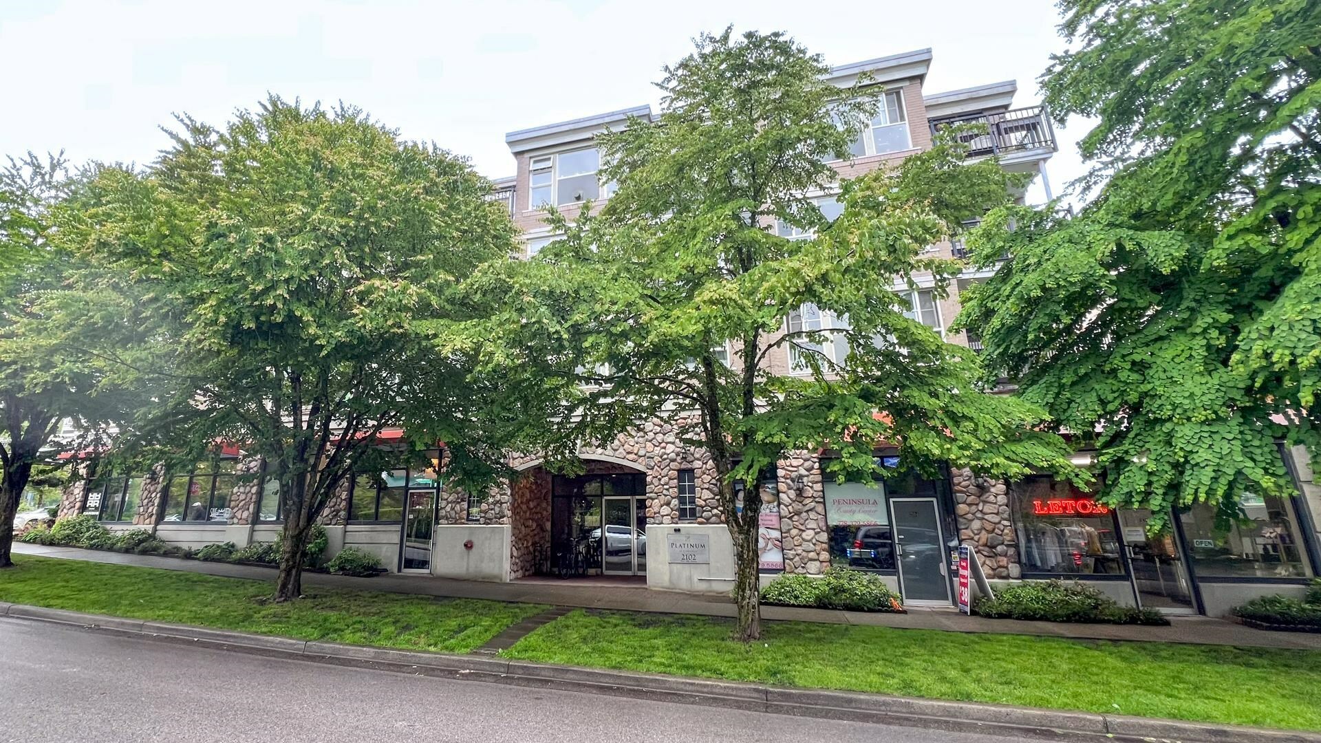 Property Photo:  2102 W 38th Avenue 205  BC V6M 1R9 