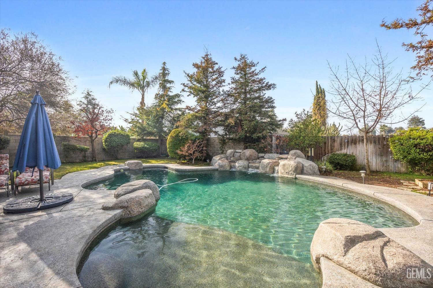 Property Photo: 501 Reed Street CA 93314