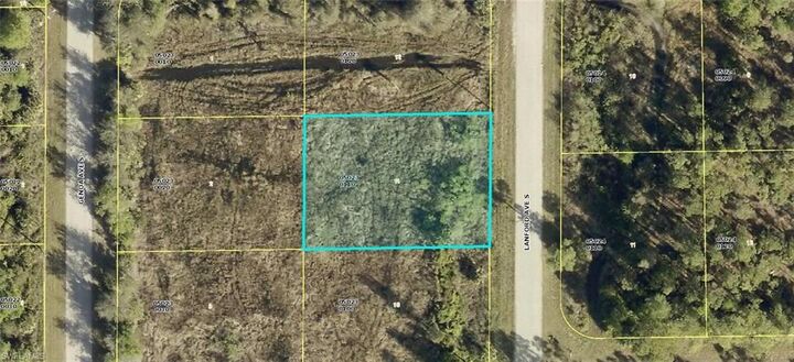 Property Photo: 328 Lanford Ave FL 33974