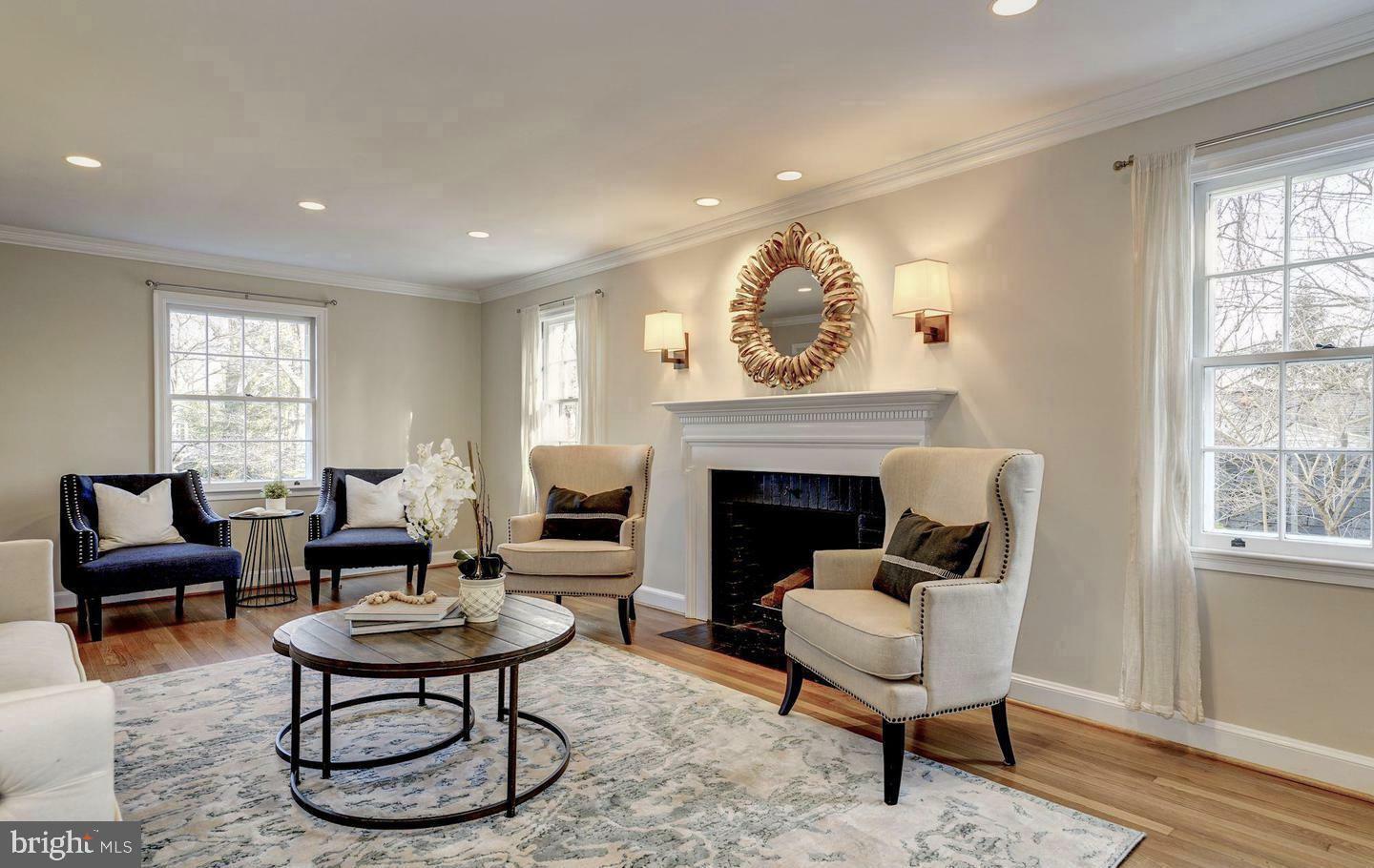 Property Photo: 1628 N Harrison Street VA 22205