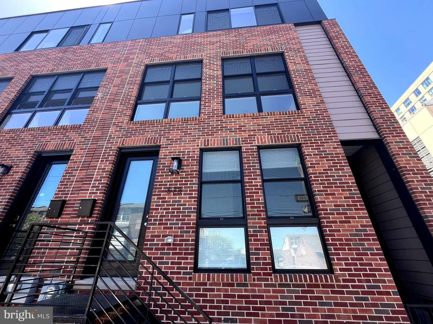 Property Photo:  678 N 13th Street  PA 19123 