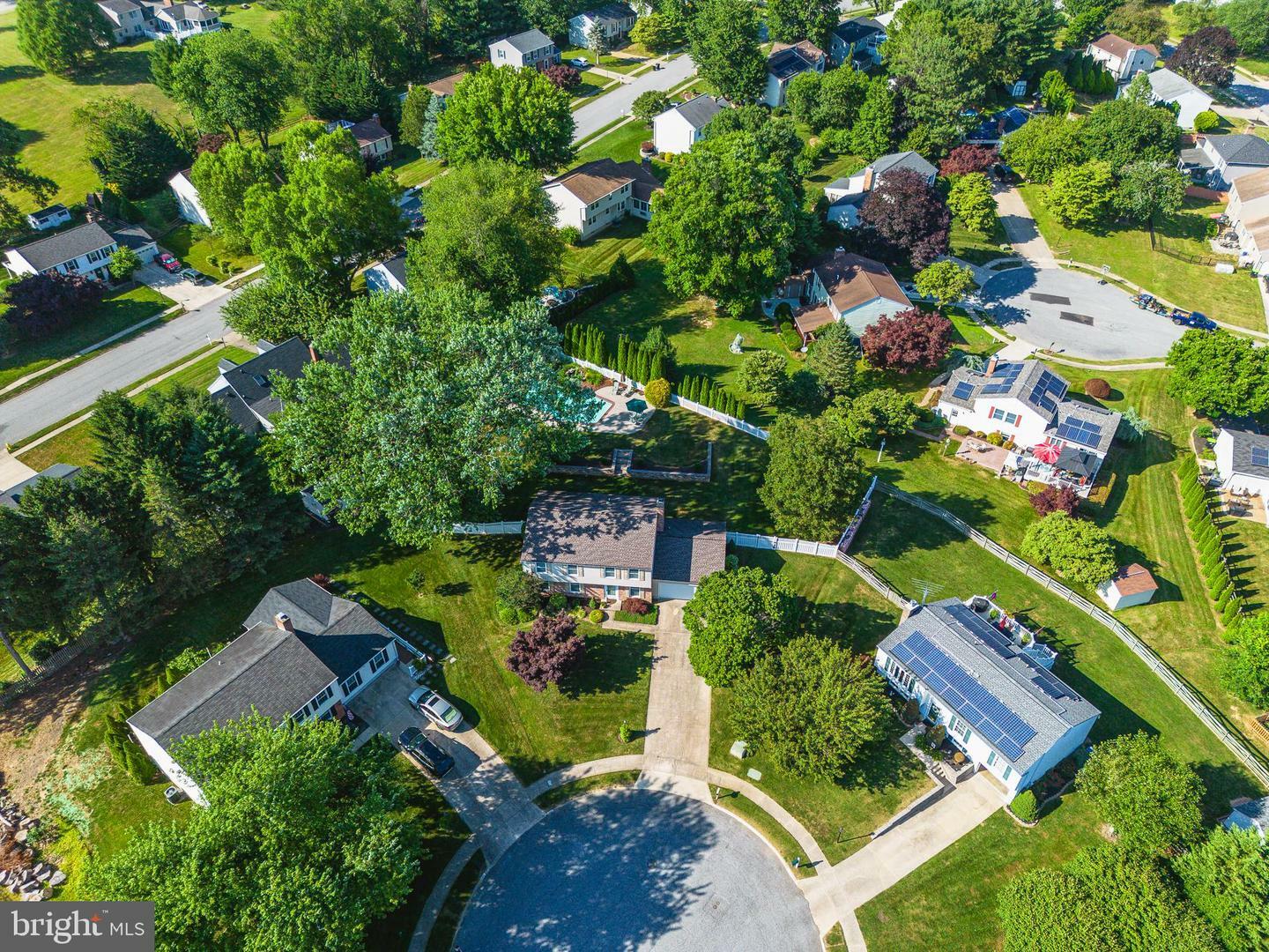 Property Photo: 1400 Midhurst Court MD 21014
