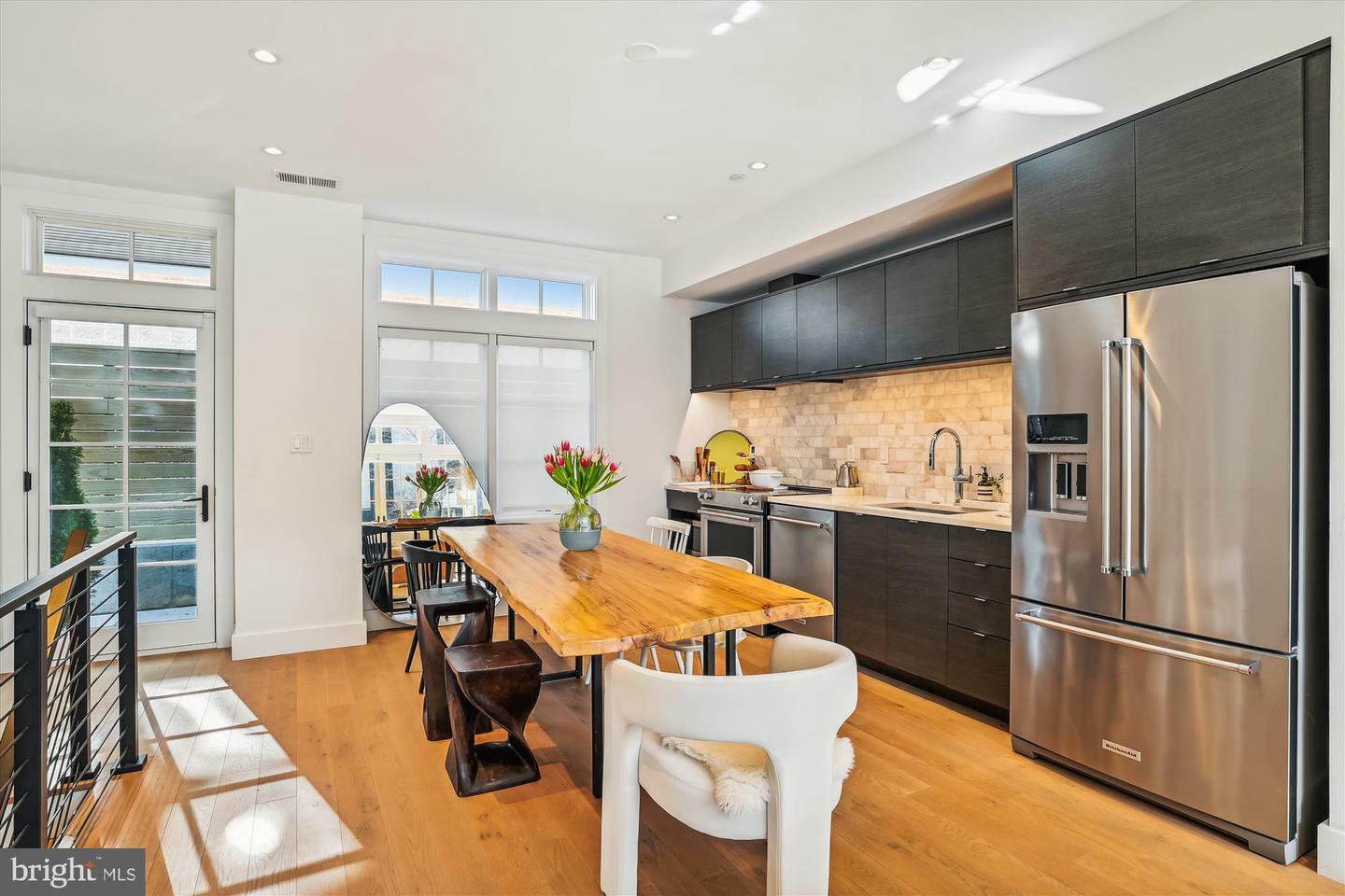 Property Photo: 693 Giddings Avenue MD 21401