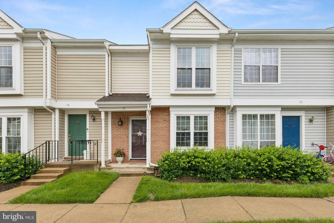 Property Photo: 71 Sudbury Square VA 20164