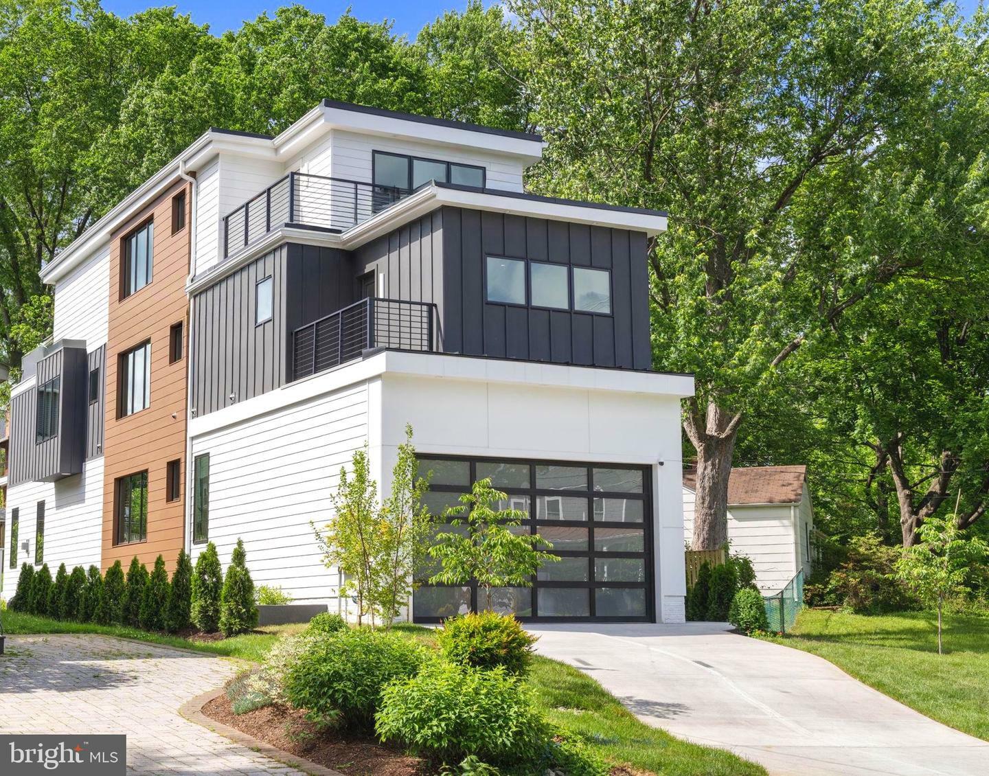 Property Photo: 6940 Spruce Street VA 22046