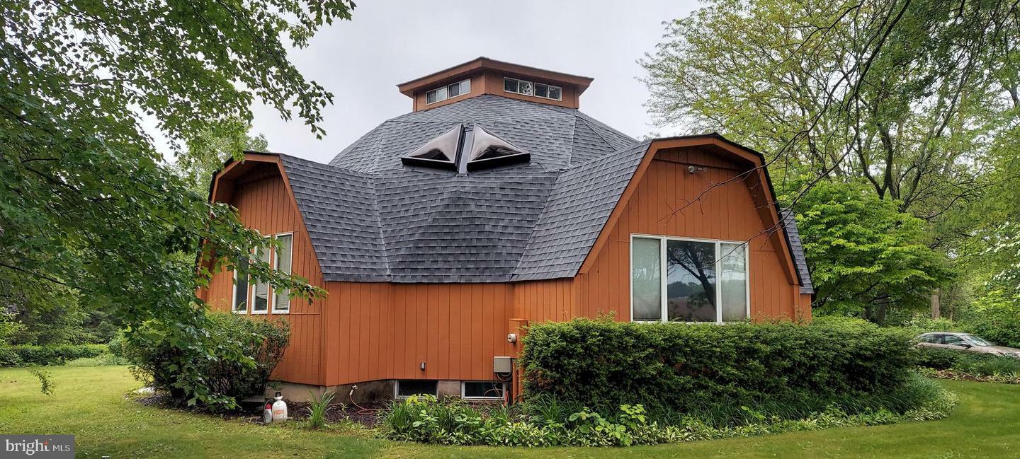Property Photo: 865 Windsor Perrineville Road NJ 08520