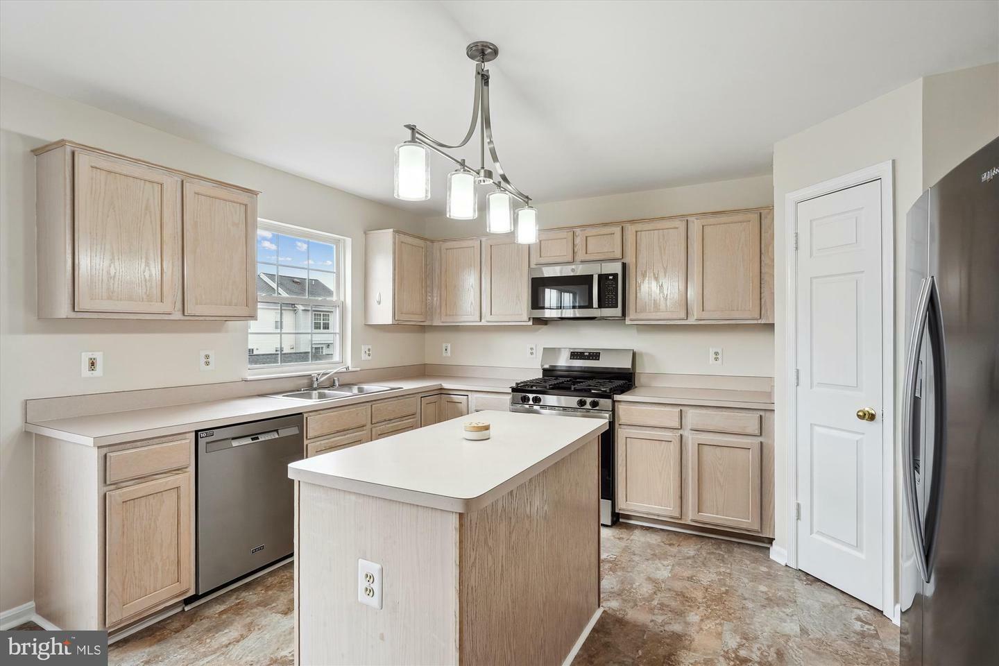 Property Photo: 22953 Fleet Terrace VA 20166