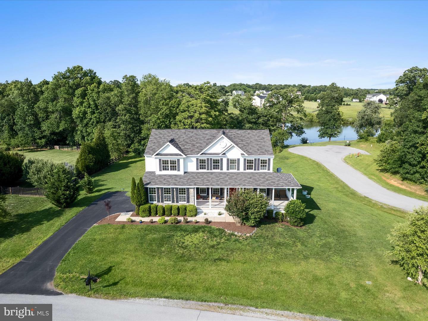 Property Photo: 36522 Winding Oak Place VA 20132