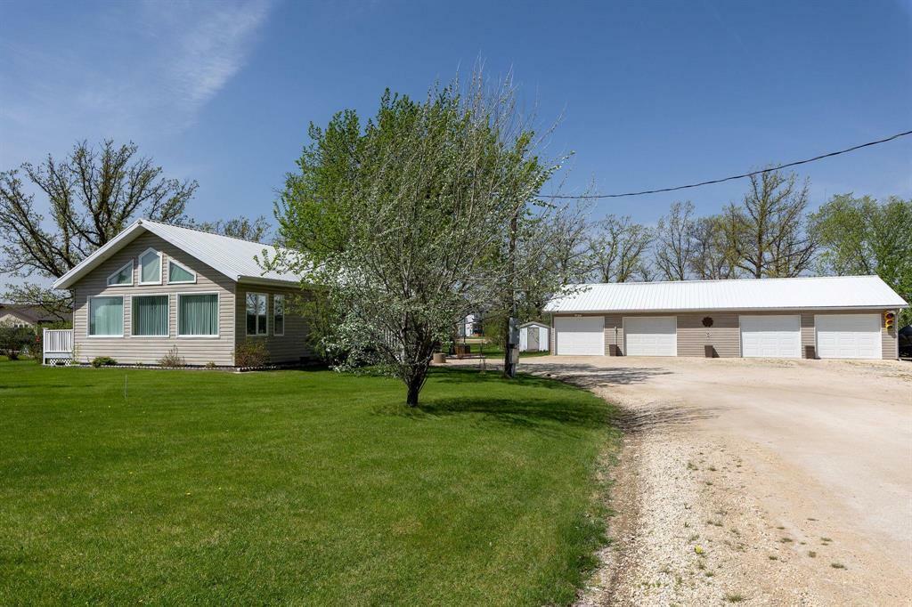 Property Photo: 28 St Joseph Boulevard MB R0A 1T0