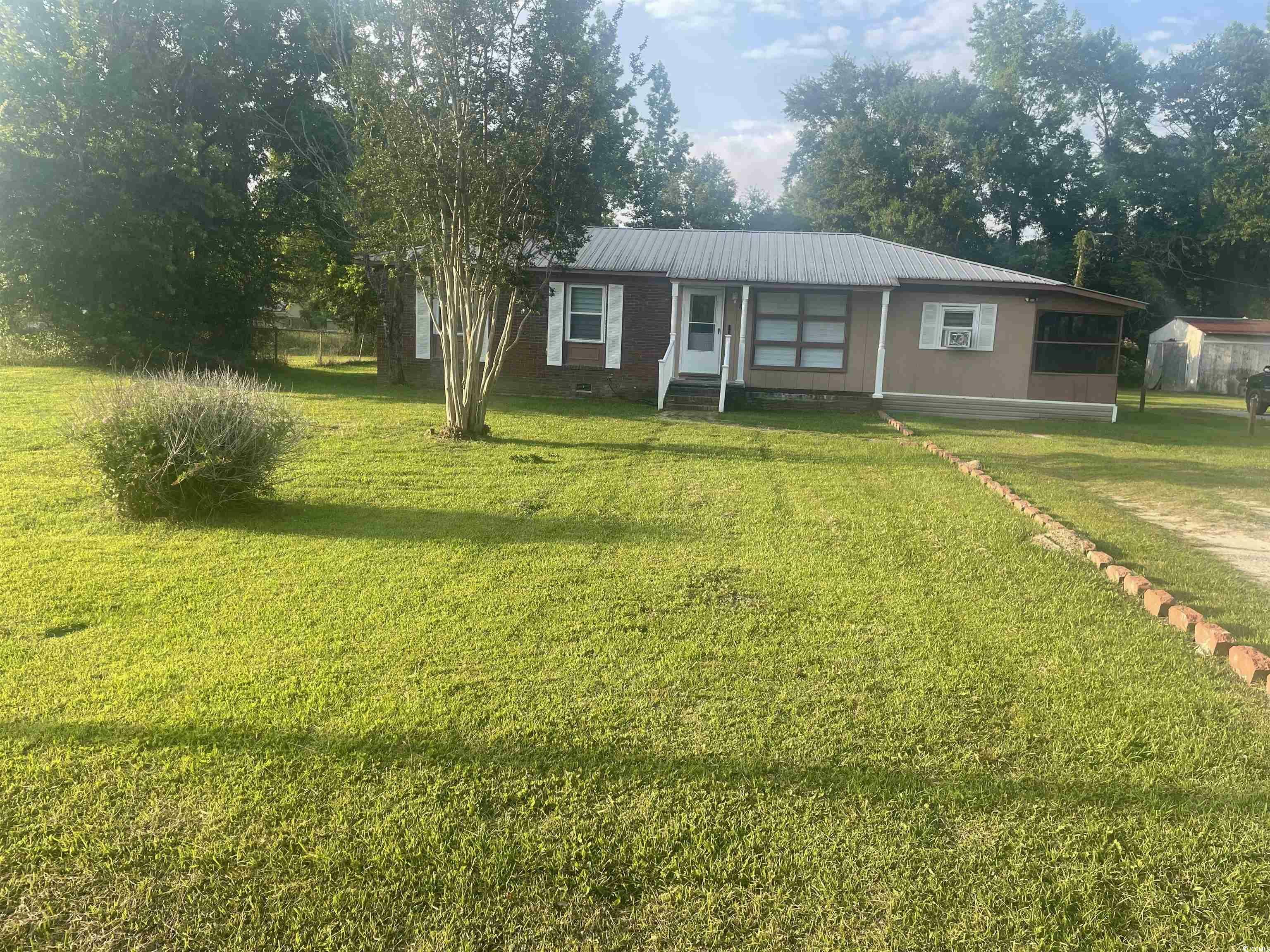 Property Photo:  704 W Alder St.  SC 29510 
