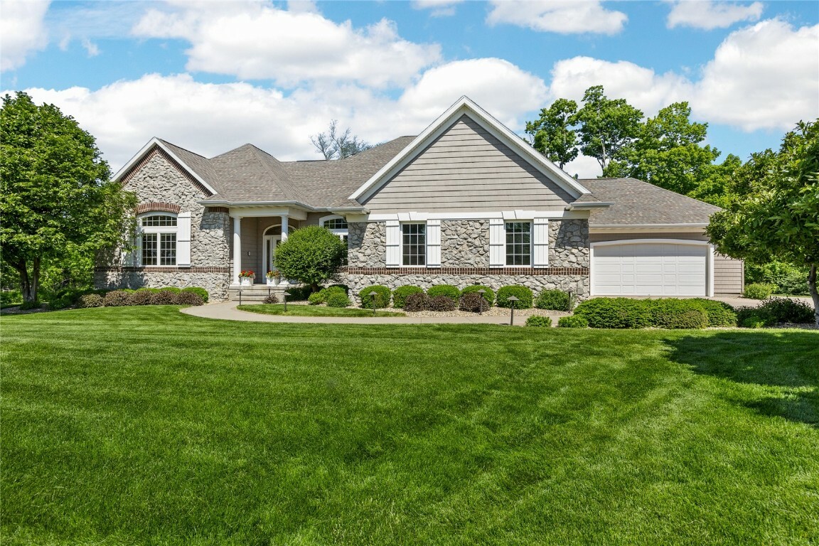Property Photo: 6712 Spring Grove Court NE IA 52411