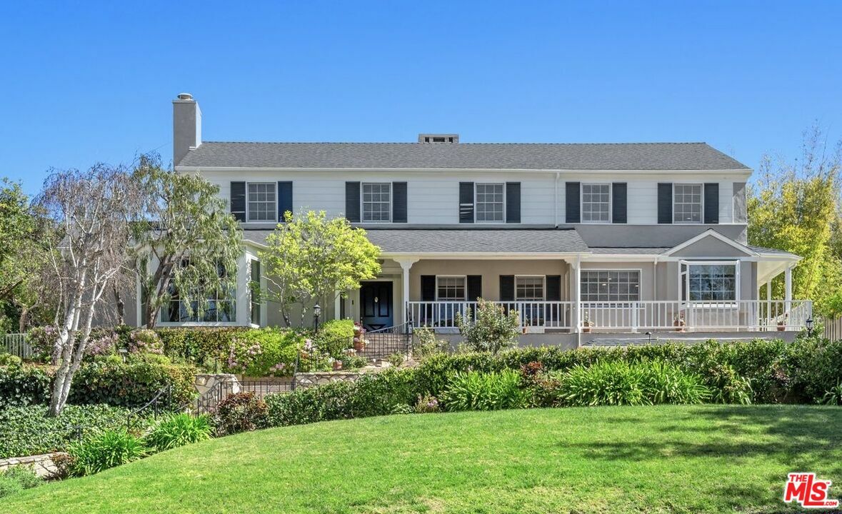 Property Photo: 444 Loring Ave CA 90024