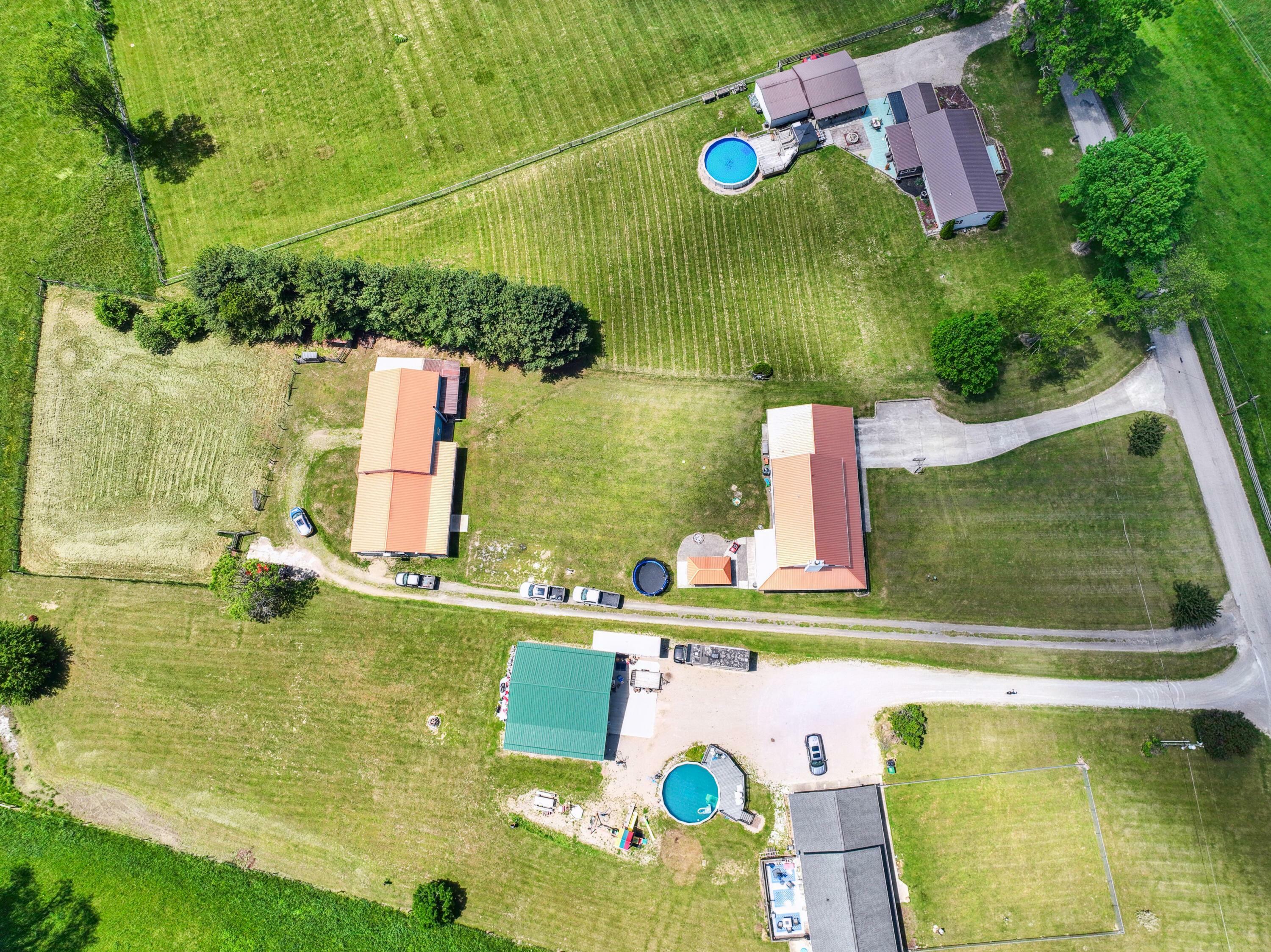 Property Photo: 17994 Claypool SE Road OH 43056