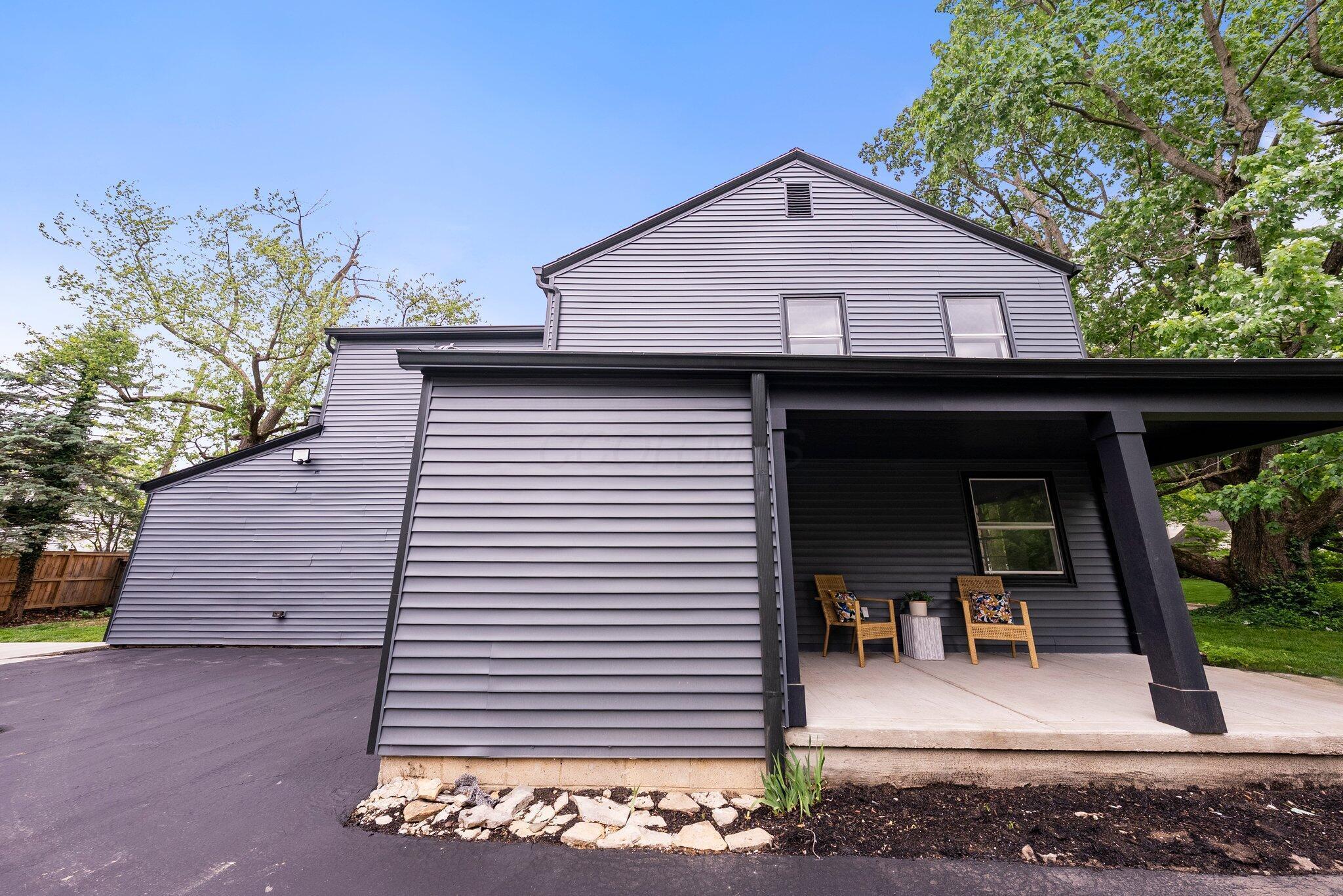 Property Photo: 2583 Wexford Road OH 43221