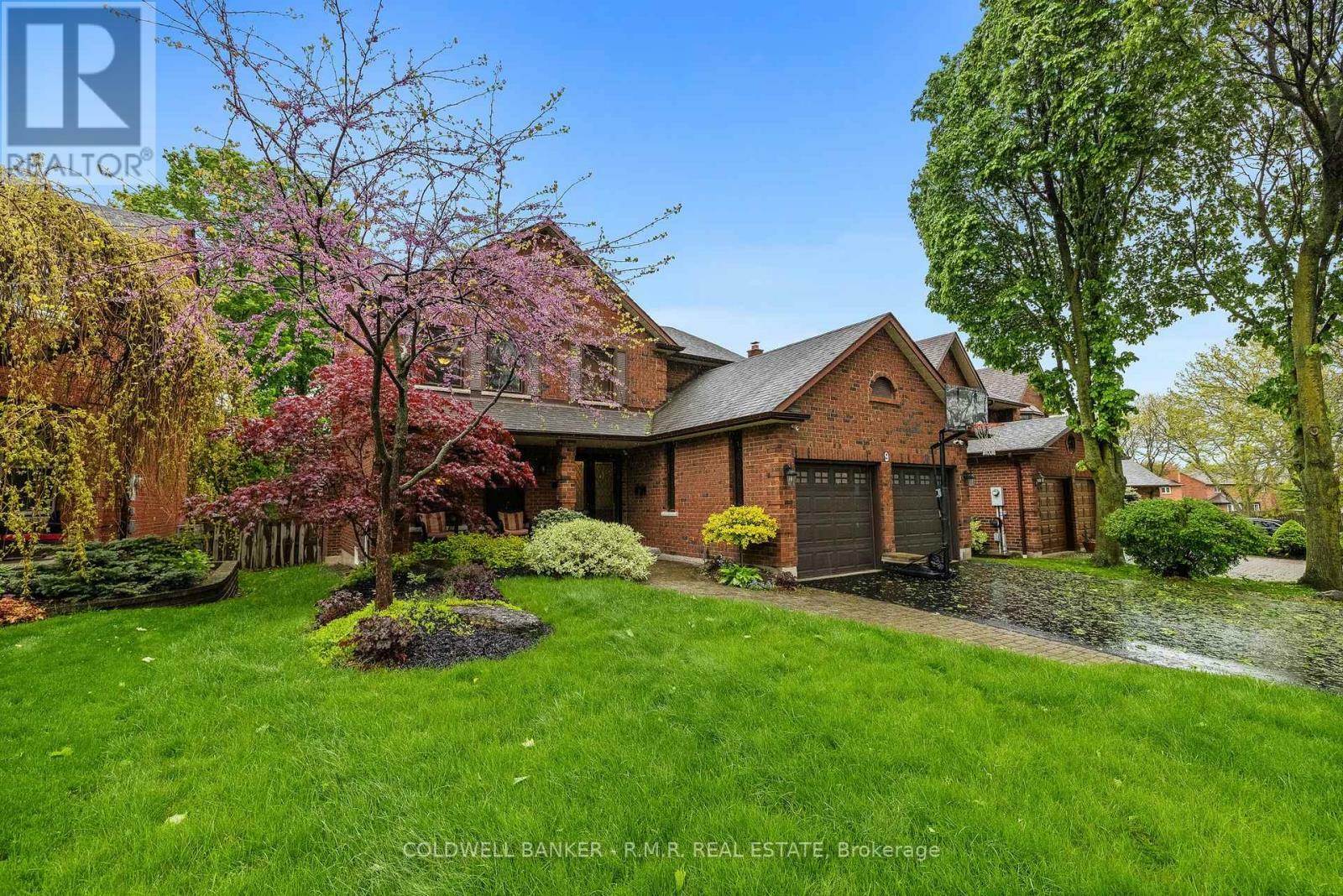 Photo de la propriété: 9 O'Connor Drive ON L1N 7X7