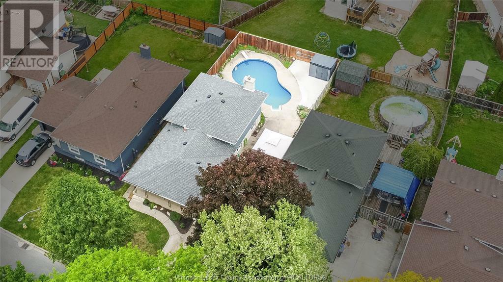 Property Photo: 10348 Lonsdale Crescent ON N8R 2E3