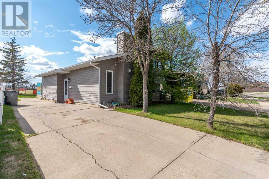 Property Photo: 2714 56 Avenue AB T9V 2C1