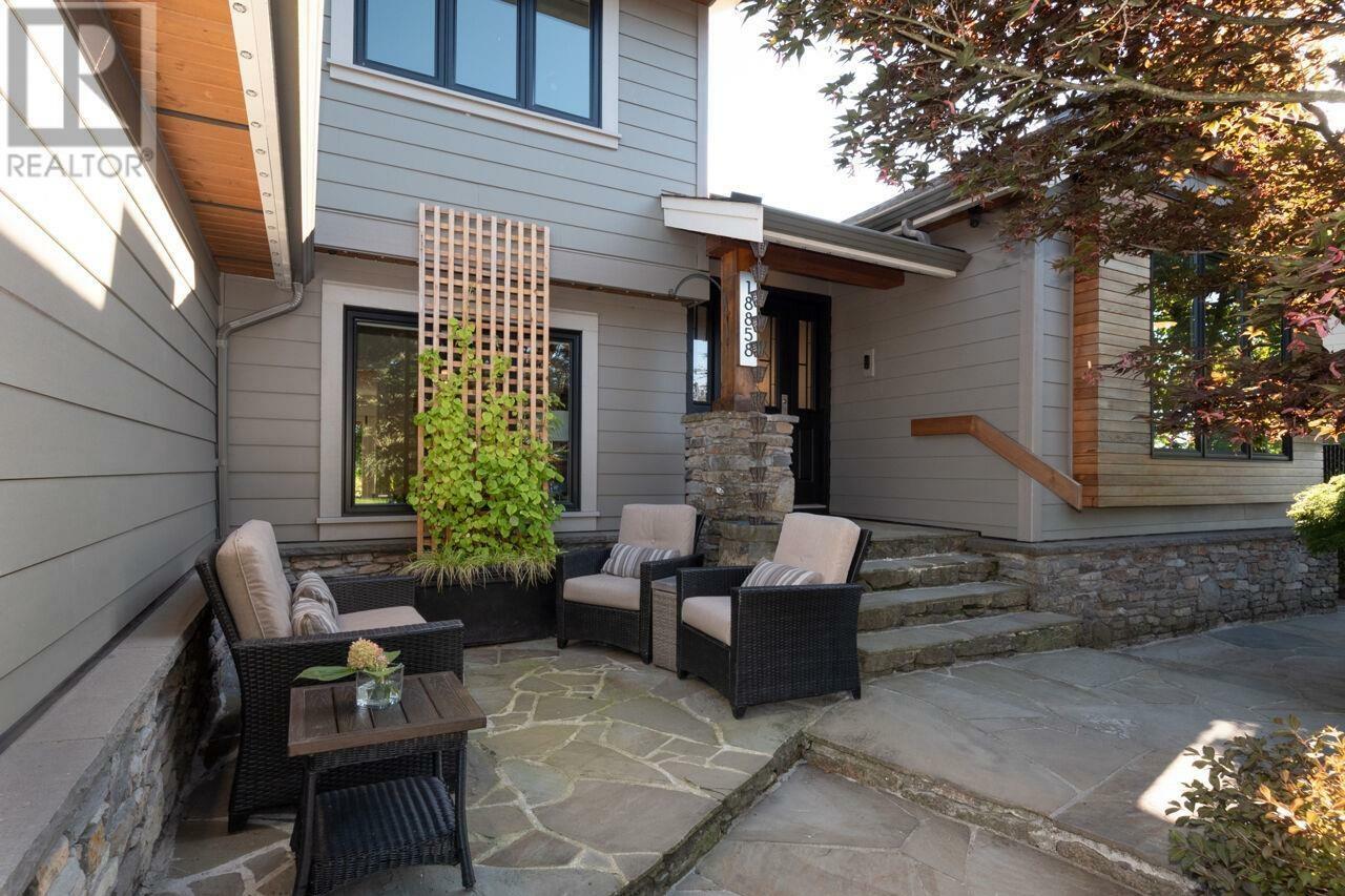 Property Photo: 18858 119B Avenue BC V3Y 1W7