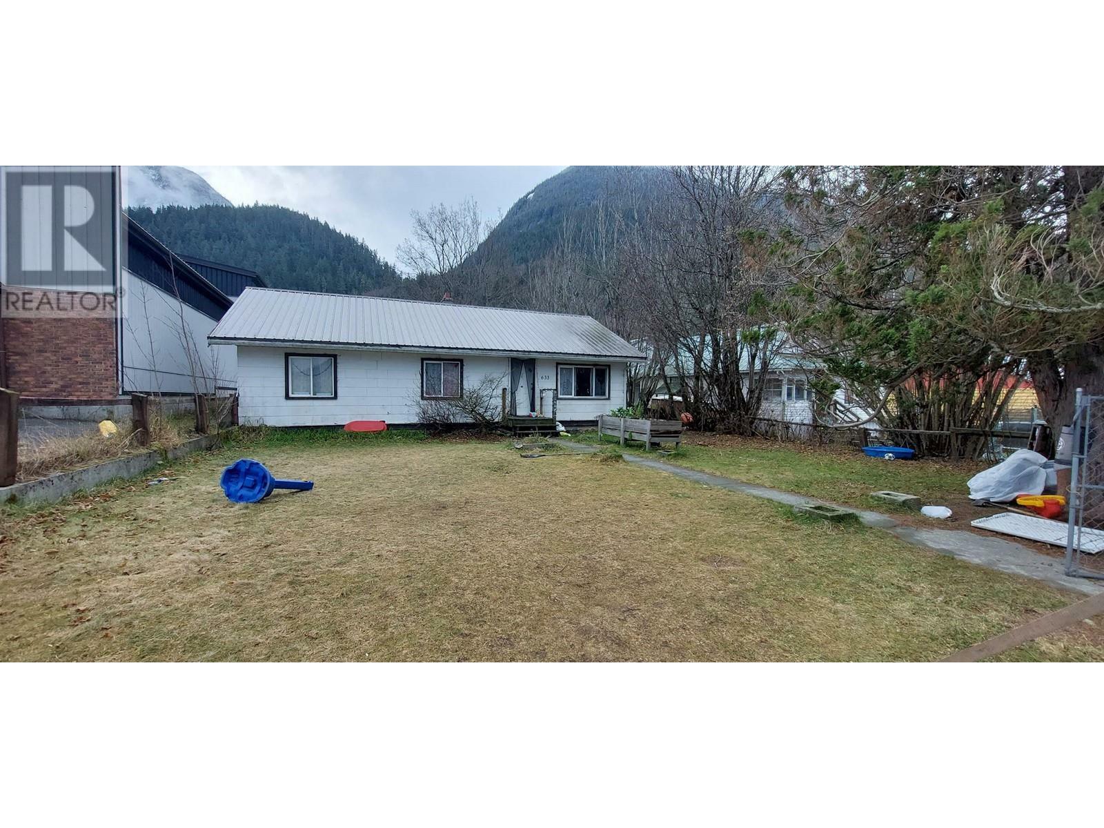 Property Photo: 633 Cliff Street BC V0T 1C0