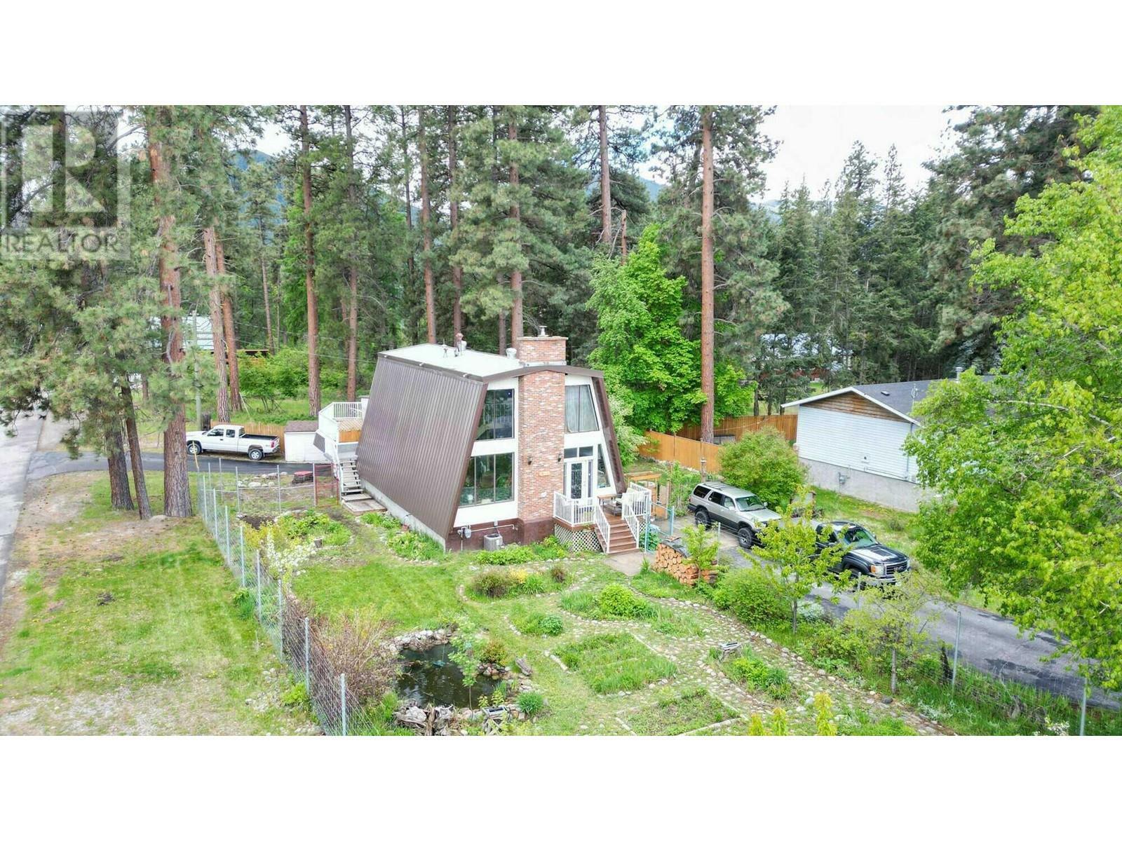 Property Photo: 483 305 Street BC V1A 3H7