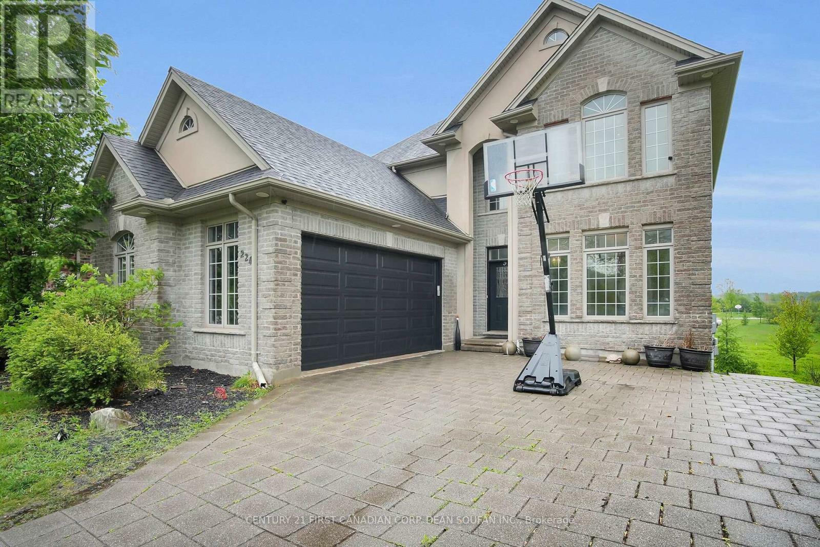 Property Photo: 224 Skyline Avenue ON N5X 0A3