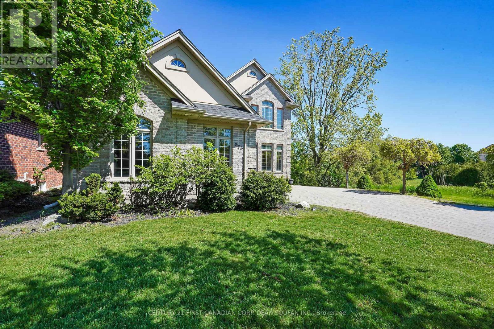 Property Photo: 224 Skyline Avenue ON N5X 0A3