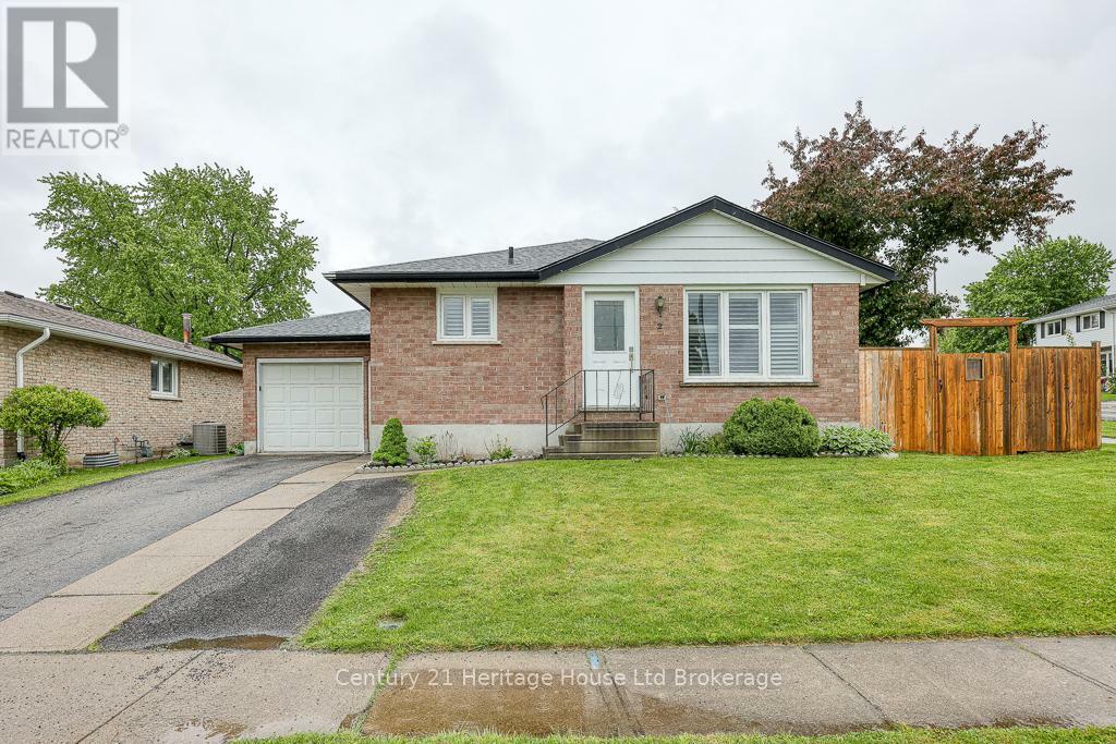Property Photo: 2 Chippewa Avenue ON N4T 1A1