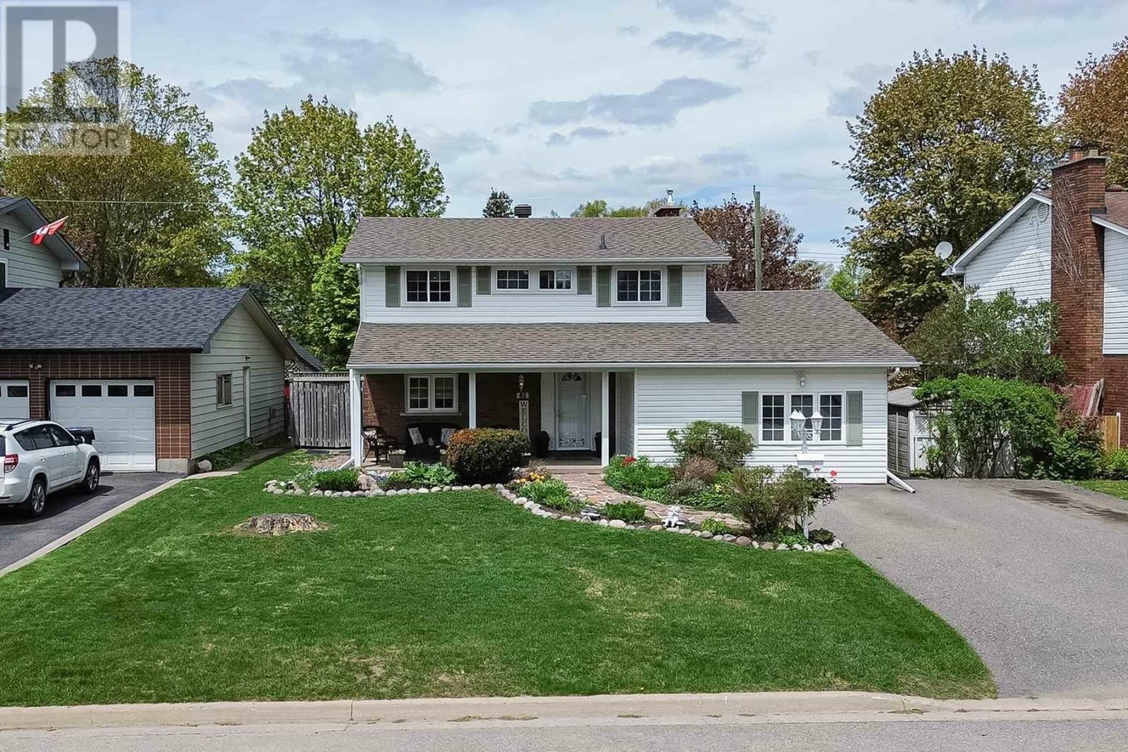 81 Drake Street  Sault Ste. Marie ON P6A 5A8 photo