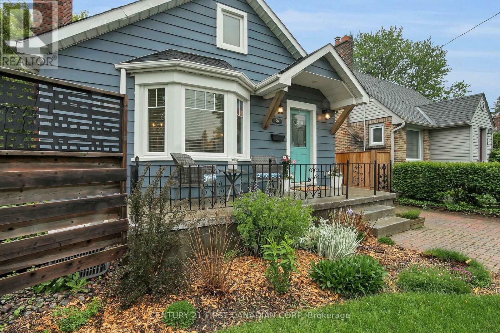 Photo de la propriété: 28 Devonshire Avenue ON N6C 2H4
