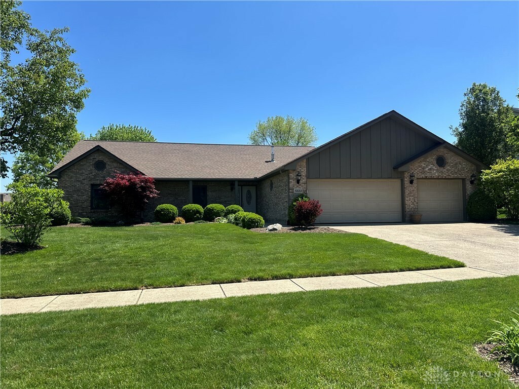 Property Photo: 1222 Woodland Meadows Drive OH 45377