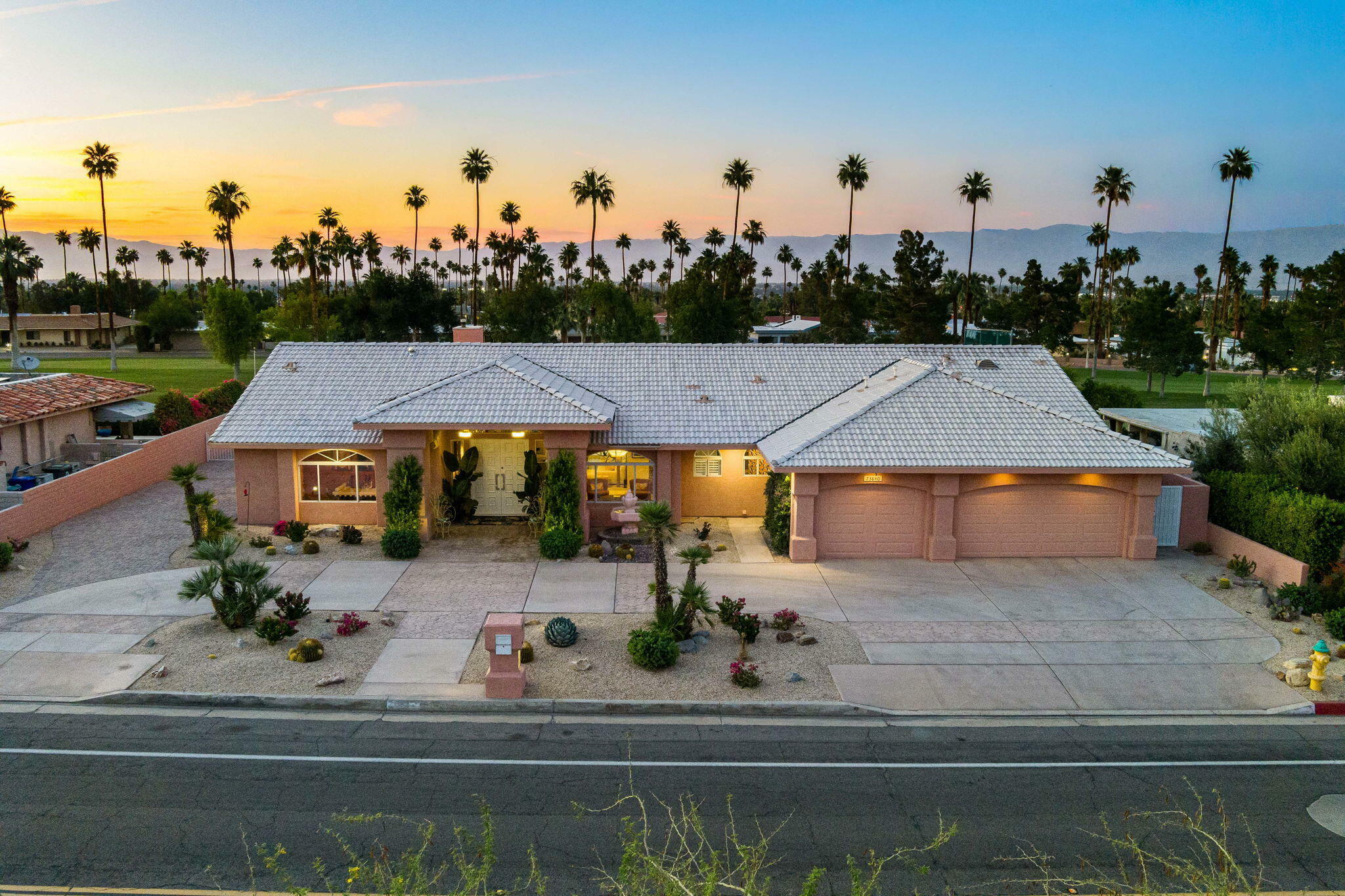 Property Photo: 73840 Grapevine Street CA 92260